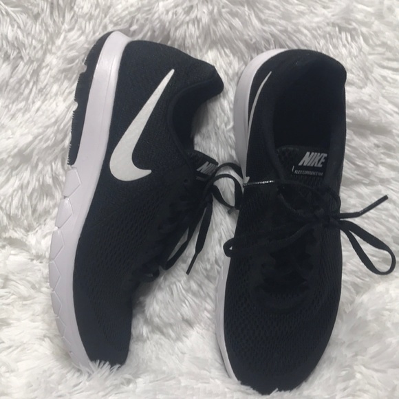le scarpe nike flex esperienza 6 donne in poshmark le scarpe nike flex esperienza 6 donne in poshmark